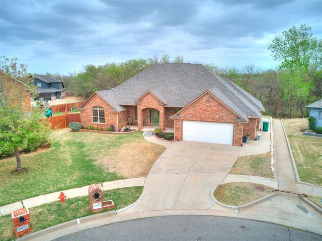 10801 NW 118th Place, Yukon, OK 73099