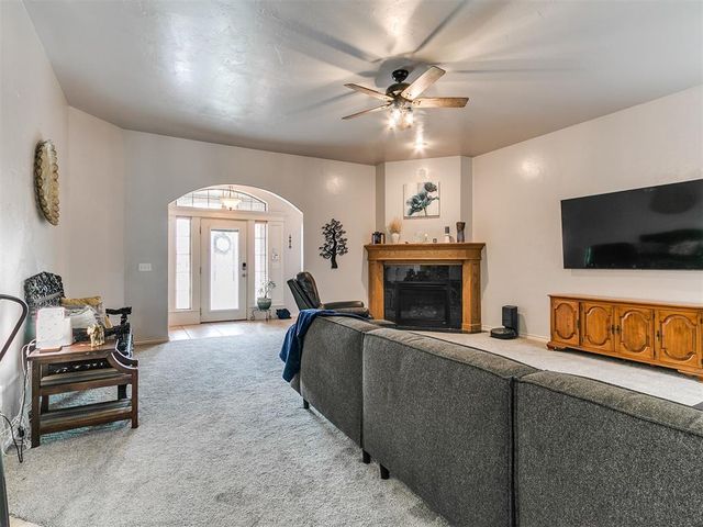 10801 NW 118th Place, Yukon, OK 73099