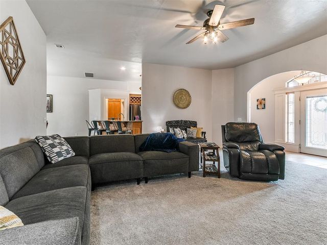 10801 NW 118th Place, Yukon, OK 73099