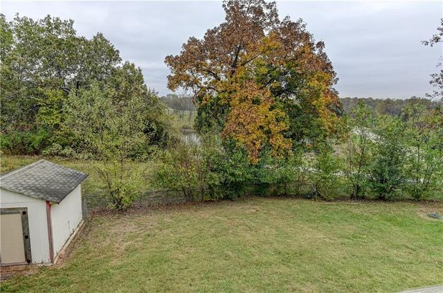 14831 Crystal Drive, Excelsior Springs, MO 64024