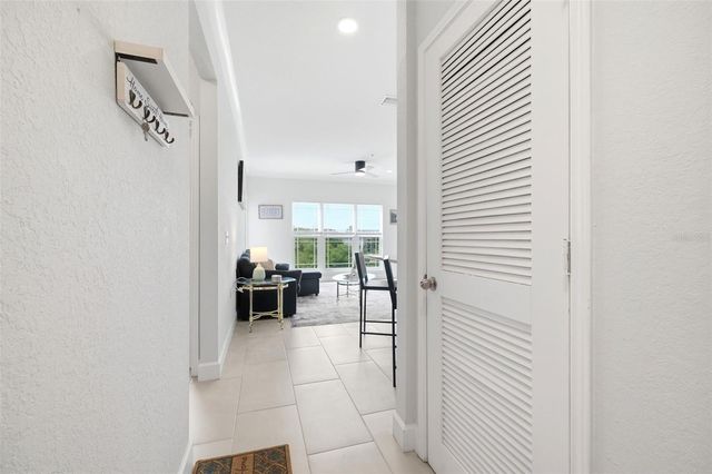 210 3RD STREET W 8305, Bradenton, FL 34205