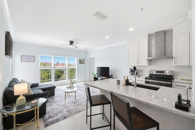 210 3RD STREET W 8305, Bradenton, FL 34205
