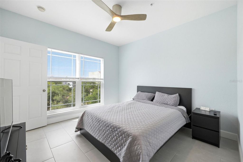 Image 21 of property listing at 210 3RD STREET W 8305, Bradenton, FL 34205