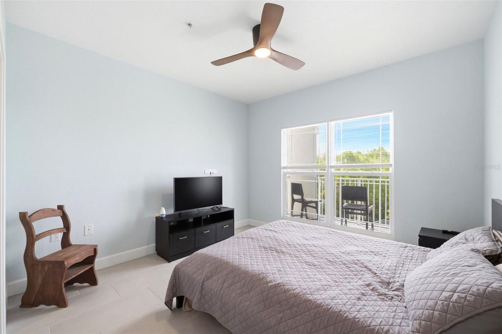Image 26 of property listing at 210 3RD STREET W 8305, Bradenton, FL 34205