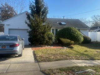 39 Laurel Hill Drive, Valley Stream, NY 11581