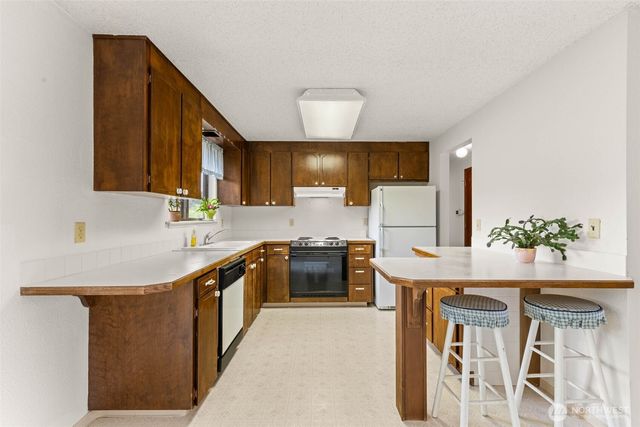 4508 Military Road E, Tacoma, WA 98446