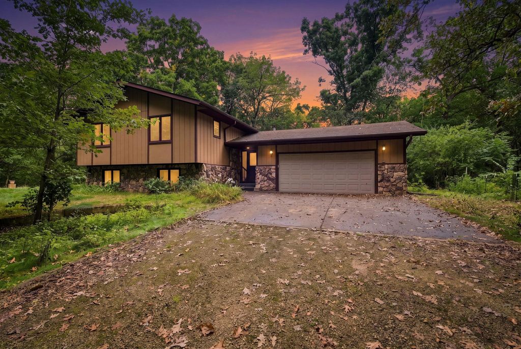 11796 Akron Avenue, Inver Grove Heights, MN 55077 — exterior