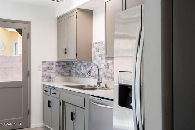 43714 Heaton Avenue, Lancaster, CA 93534