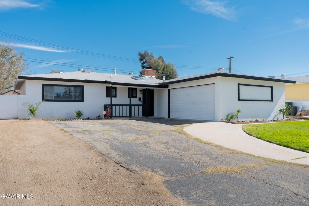 43714 Heaton Avenue, Lancaster, CA 93534