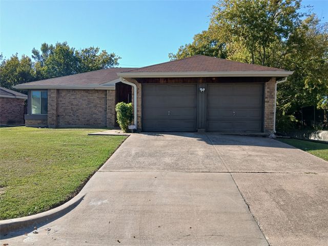 5002 Prairieview Court S, Arlington, TX 76017