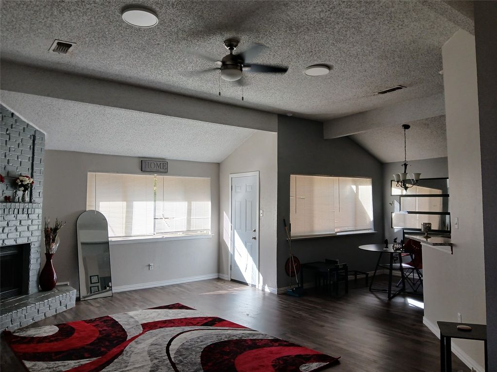 5002 Prairieview Court S, Arlington, TX 76017