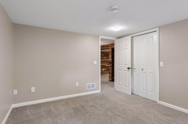 4957 Florida Avenue N, Crystal, MN 55428