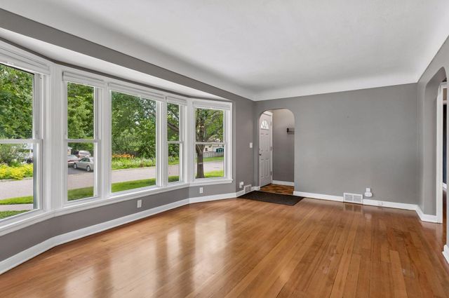 4957 Florida Avenue N, Crystal, MN 55428