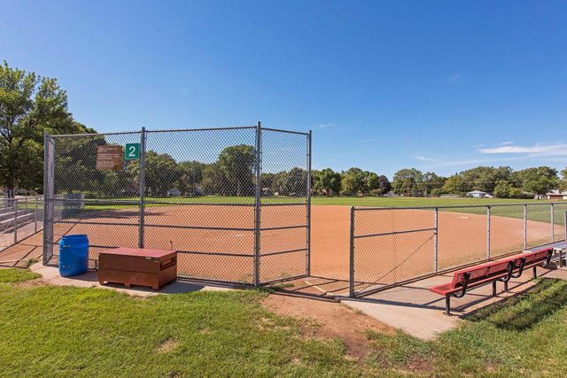 4957 Florida Avenue N, Crystal, MN 55428