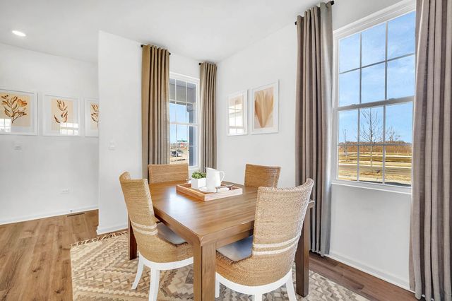 273 Canal Drive, St. Charles, IL 60174