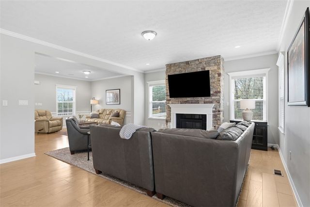 959 New Hope Dr, North Huntingdon, PA 15642