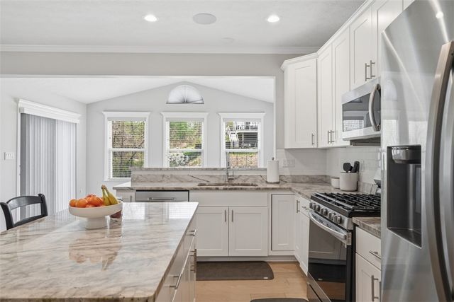 959 New Hope Dr, North Huntingdon, PA 15642