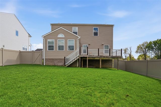 959 New Hope Dr, North Huntingdon, PA 15642