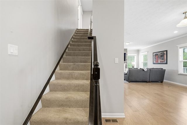 959 New Hope Dr, North Huntingdon, PA 15642