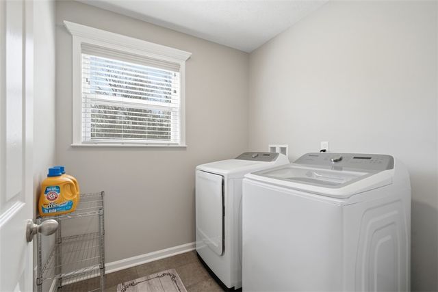 959 New Hope Dr, North Huntingdon, PA 15642