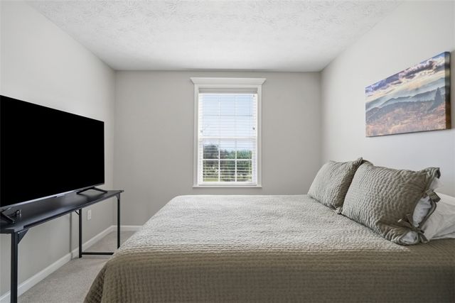 959 New Hope Dr, North Huntingdon, PA 15642