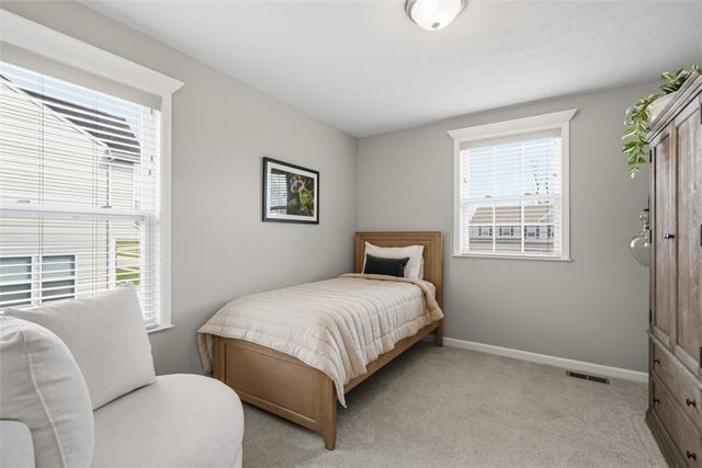 959 New Hope Dr, North Huntingdon, PA 15642