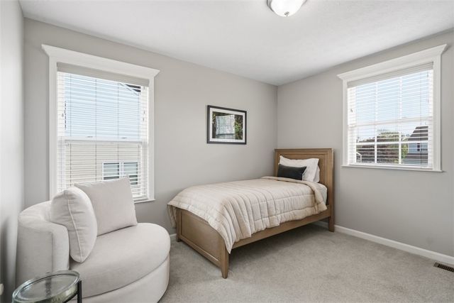 959 New Hope Dr, North Huntingdon, PA 15642