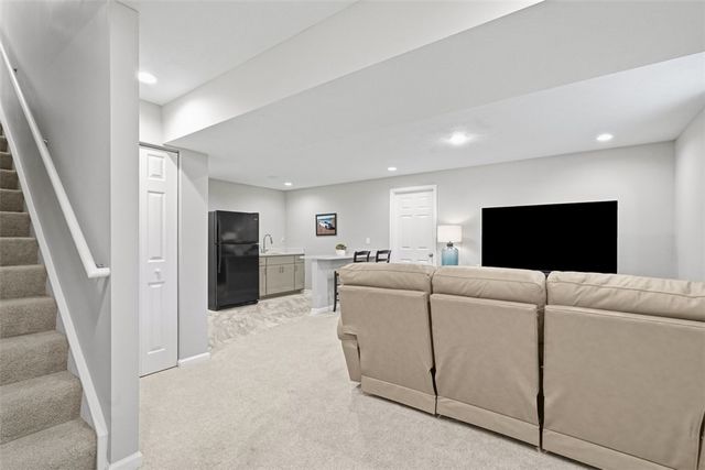 959 New Hope Dr, North Huntingdon, PA 15642