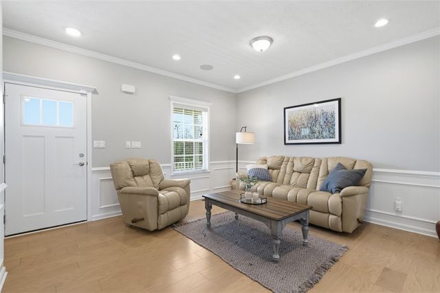 959 New Hope Dr, North Huntingdon, PA 15642