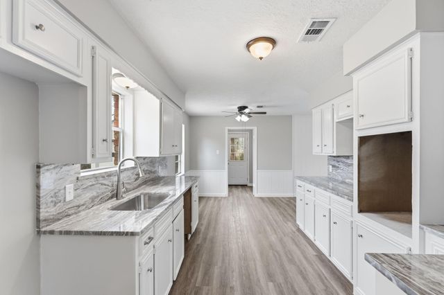 210 Bybee Drive, Conroe, TX 77301