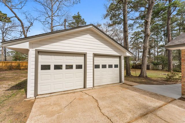 210 Bybee Drive, Conroe, TX 77301