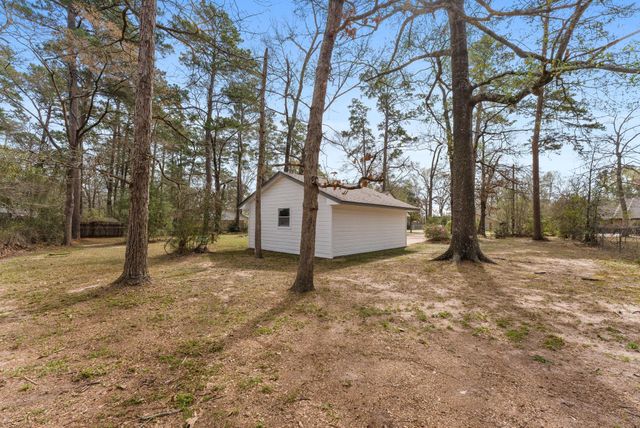 210 Bybee Drive, Conroe, TX 77301