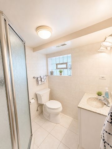 116 N May Street, Addison, IL 60101