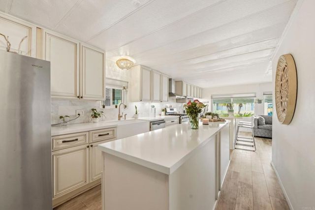 33 Parkwood Lane, Oceanside, CA 92054