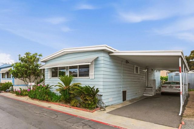 33 Parkwood Lane, Oceanside, CA 92054