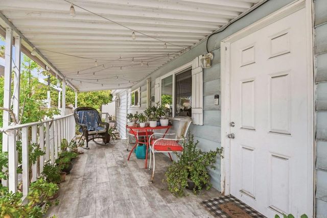 33 Parkwood Lane, Oceanside, CA 92054