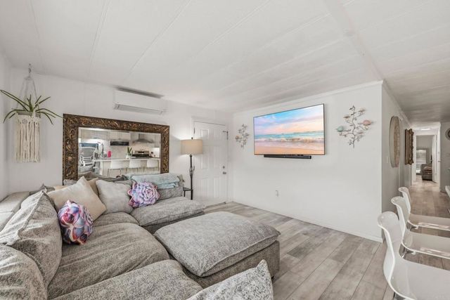 33 Parkwood Lane, Oceanside, CA 92054