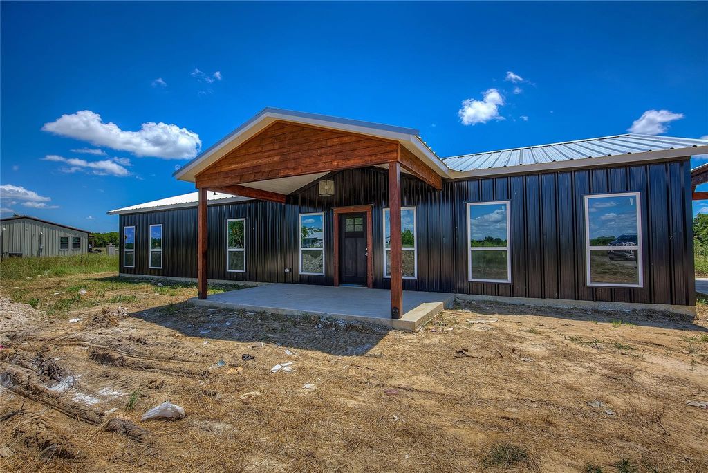 4340 Fm 1563, Wolfe City, TX 75496