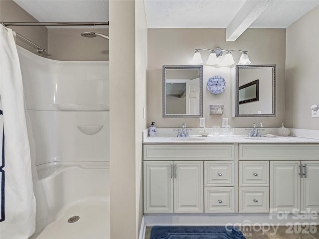 102 Havnaers Point, Lake Lure, NC 28746