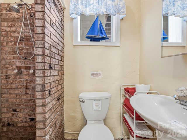 102 Havnaers Point, Lake Lure, NC 28746