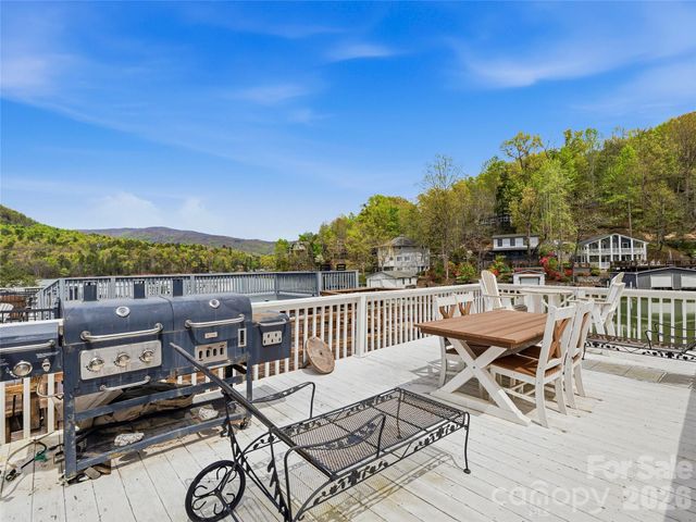 102 Havnaers Point, Lake Lure, NC 28746