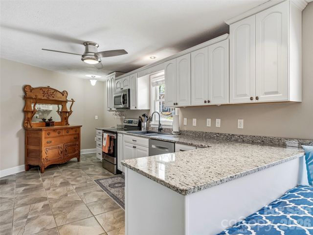 102 Havnaers Point, Lake Lure, NC 28746