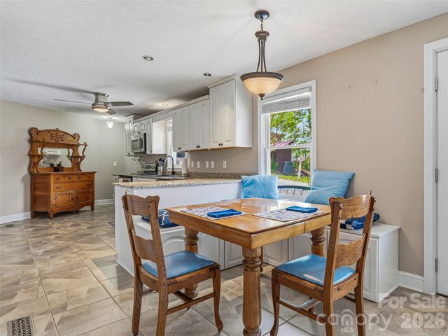 102 Havnaers Point, Lake Lure, NC 28746