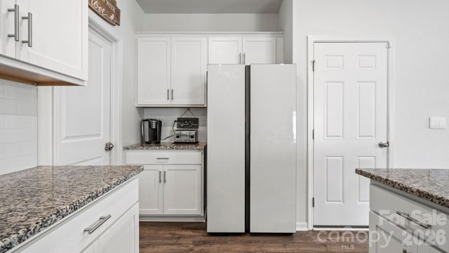 110 Meadow View Drive, Statesville, NC 28677
