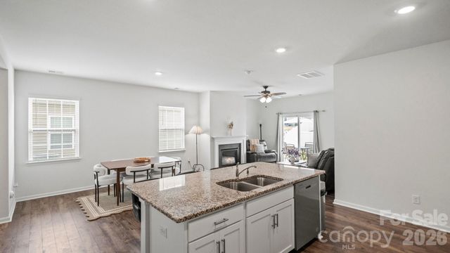 110 Meadow View Drive, Statesville, NC 28677