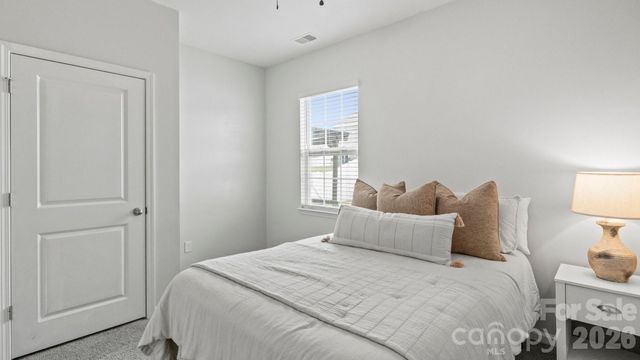 110 Meadow View Drive, Statesville, NC 28677