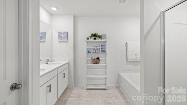 110 Meadow View Drive, Statesville, NC 28677