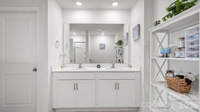 110 Meadow View Drive, Statesville, NC 28677