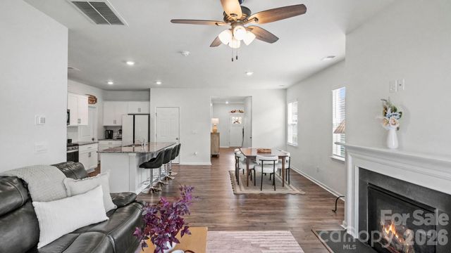110 Meadow View Drive, Statesville, NC 28677