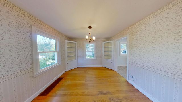 305 N Charlotte Street, Lombard, IL 60148